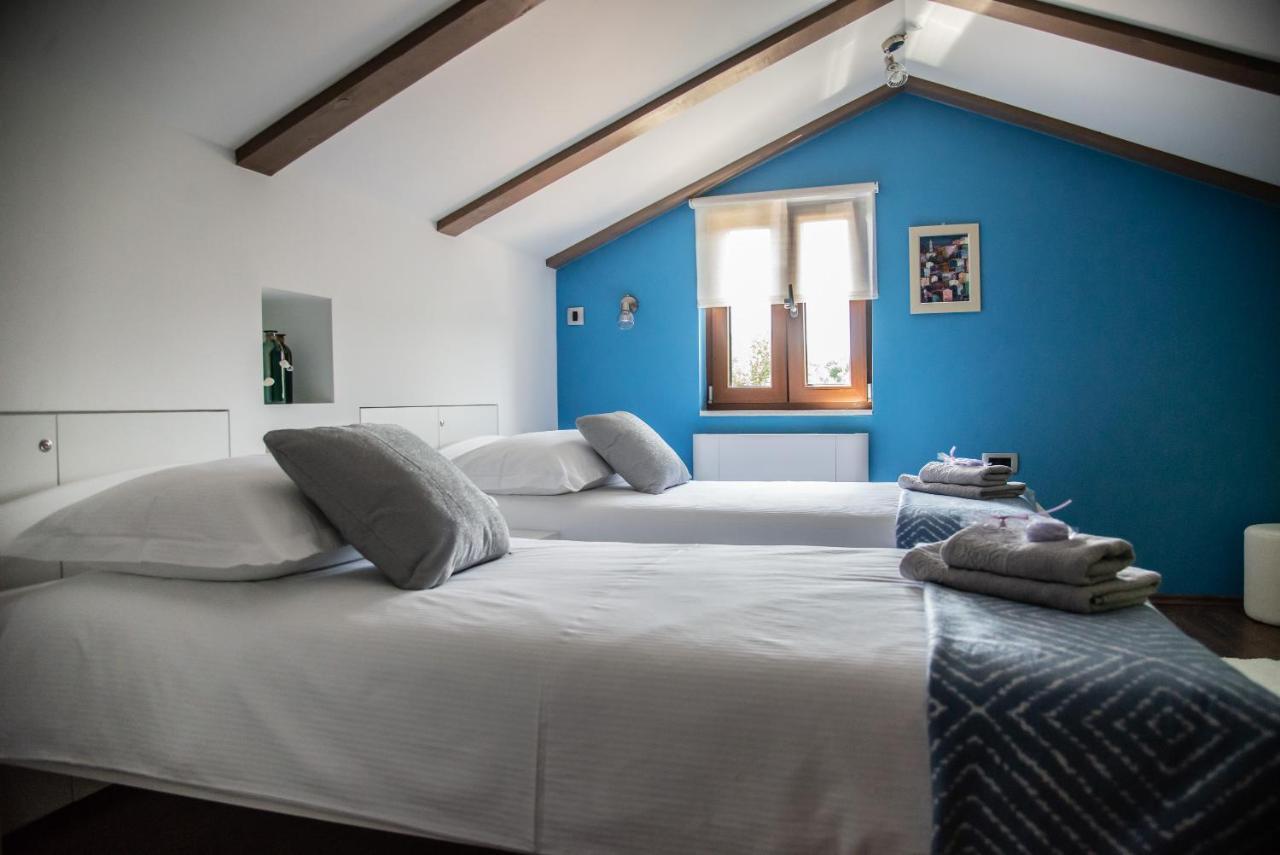 Holiday House Tos-Vila With Heated Pool Vrbnik  Esterno foto