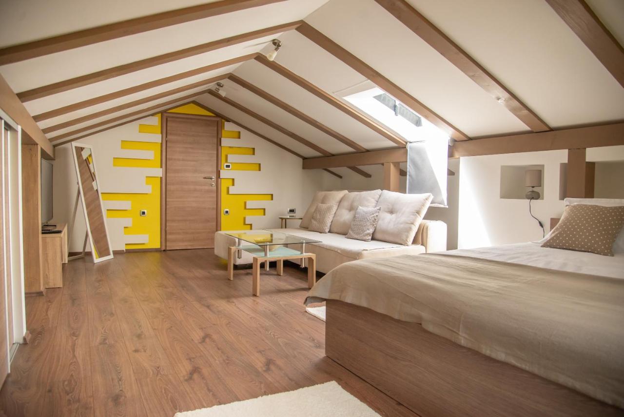 Holiday House Tos-Vila With Heated Pool Vrbnik  Esterno foto