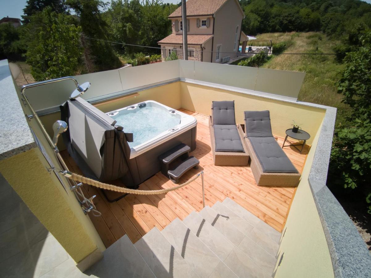 Holiday House Tos-Vila With Heated Pool Vrbnik  Esterno foto
