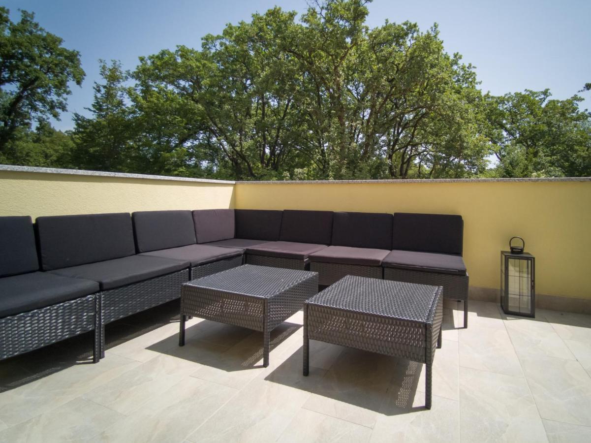 Holiday House Tos-Vila With Heated Pool Vrbnik  Esterno foto