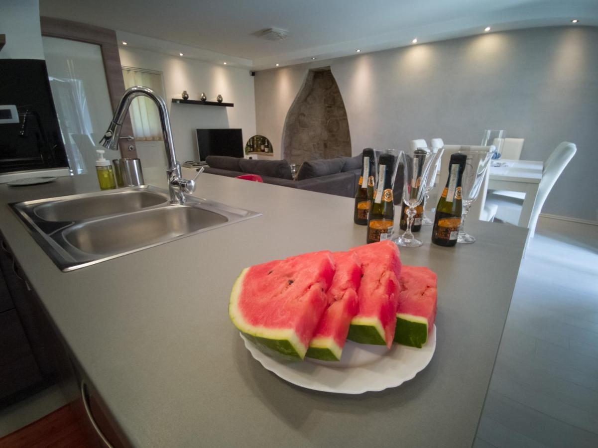 Holiday House Tos-Vila With Heated Pool Vrbnik  Esterno foto
