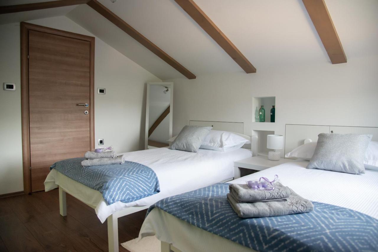 Holiday House Tos-Vila With Heated Pool Vrbnik  Esterno foto