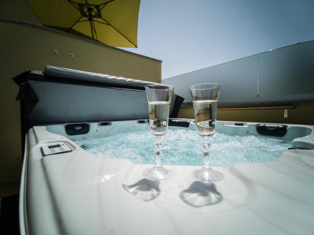Holiday House Tos-Vila With Heated Pool Vrbnik  Esterno foto