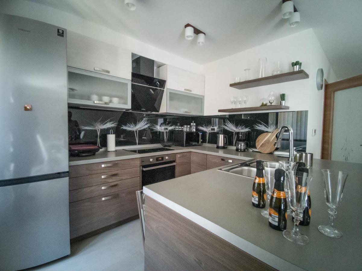 Holiday House Tos-Vila With Heated Pool Vrbnik  Esterno foto
