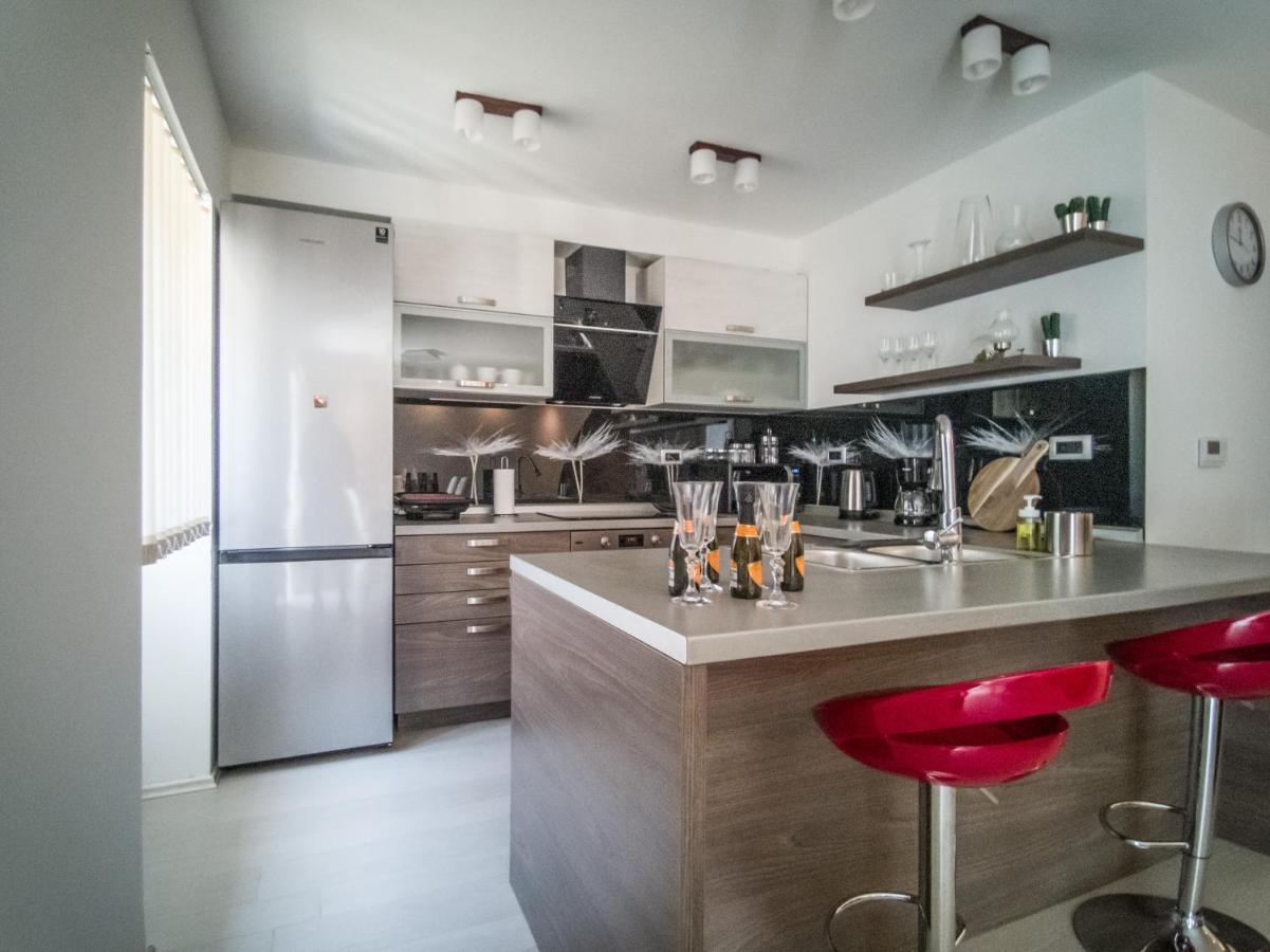 Holiday House Tos-Vila With Heated Pool Vrbnik  Esterno foto