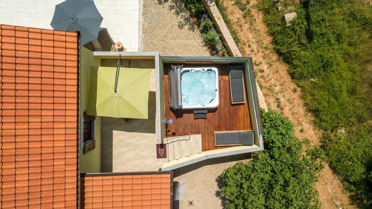 Holiday House Tos-Vila With Heated Pool Vrbnik  Esterno foto
