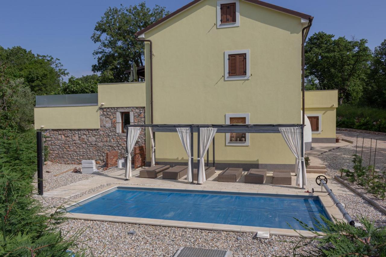 Holiday House Tos-Vila With Heated Pool Vrbnik  Esterno foto