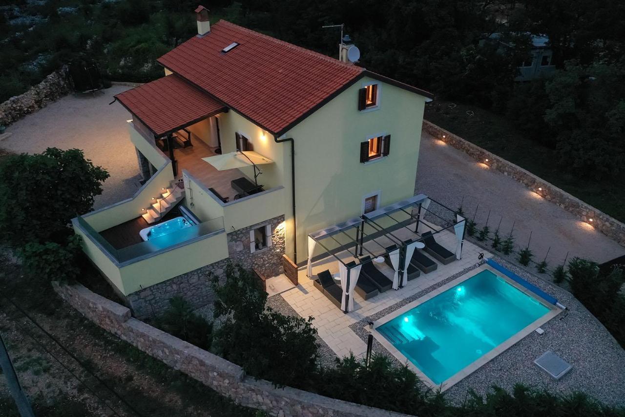Holiday House Tos-Vila With Heated Pool Vrbnik  Esterno foto