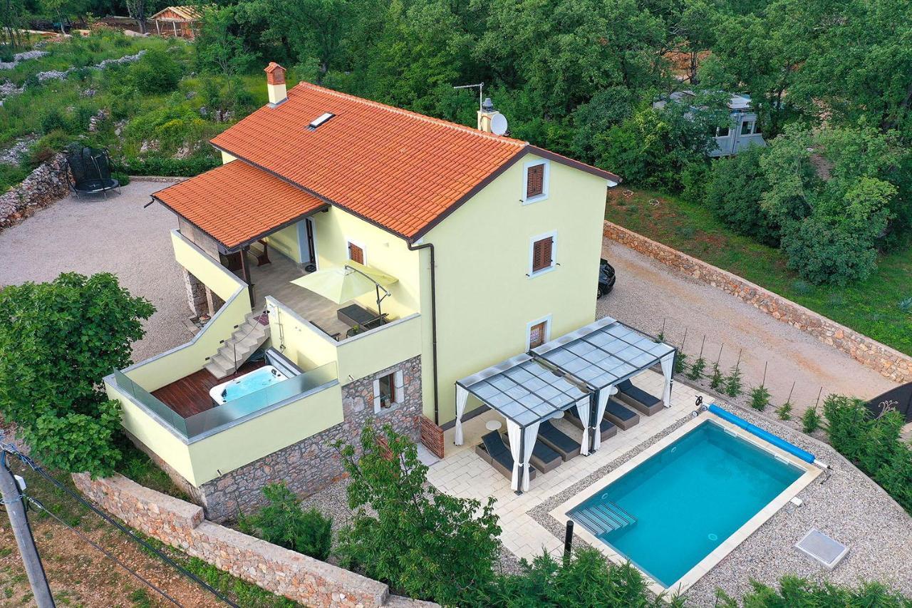 Holiday House Tos-Vila With Heated Pool Vrbnik  Esterno foto