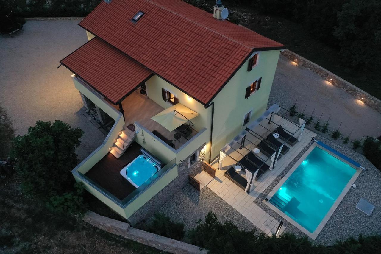 Holiday House Tos-Vila With Heated Pool Vrbnik  Esterno foto