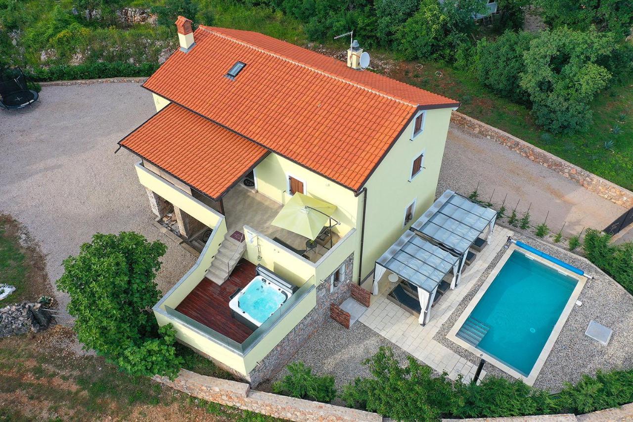 Holiday House Tos-Vila With Heated Pool Vrbnik  Esterno foto