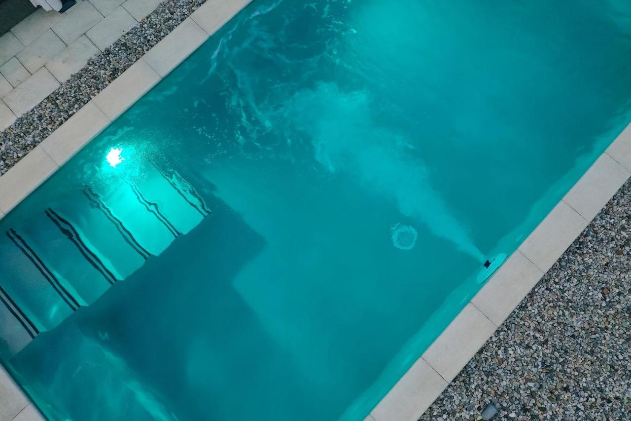 Holiday House Tos-Vila With Heated Pool Vrbnik  Esterno foto