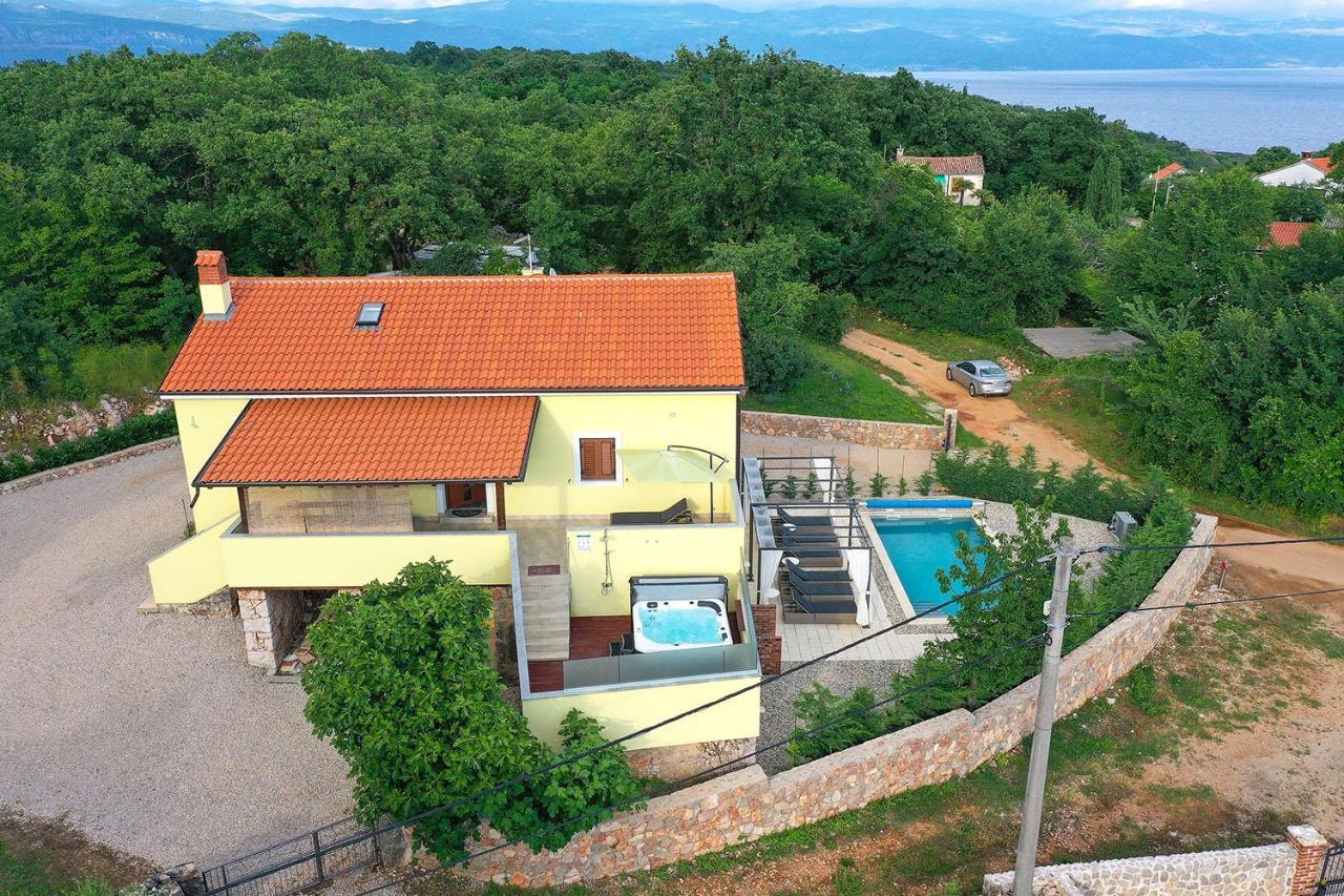 Holiday House Tos-Vila With Heated Pool Vrbnik  Esterno foto