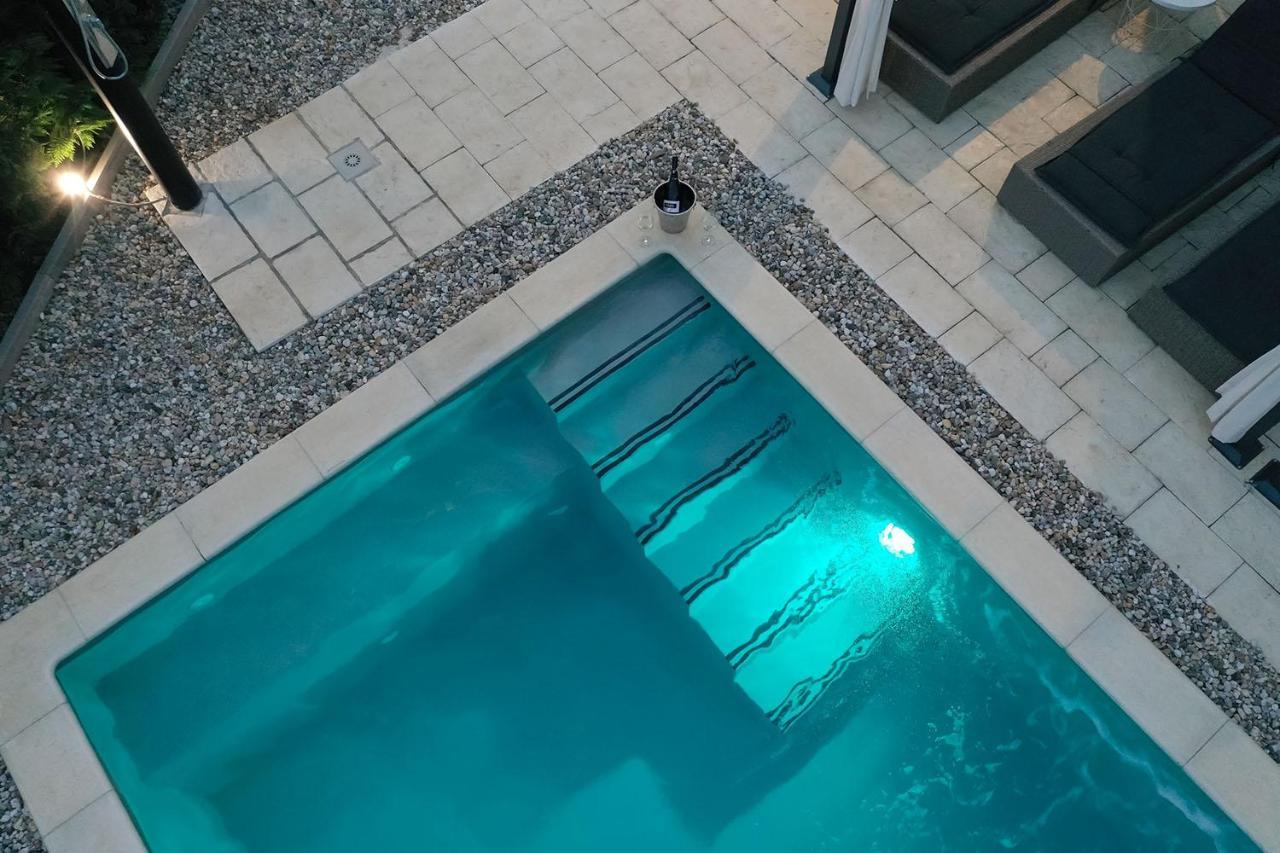 Holiday House Tos-Vila With Heated Pool Vrbnik  Esterno foto